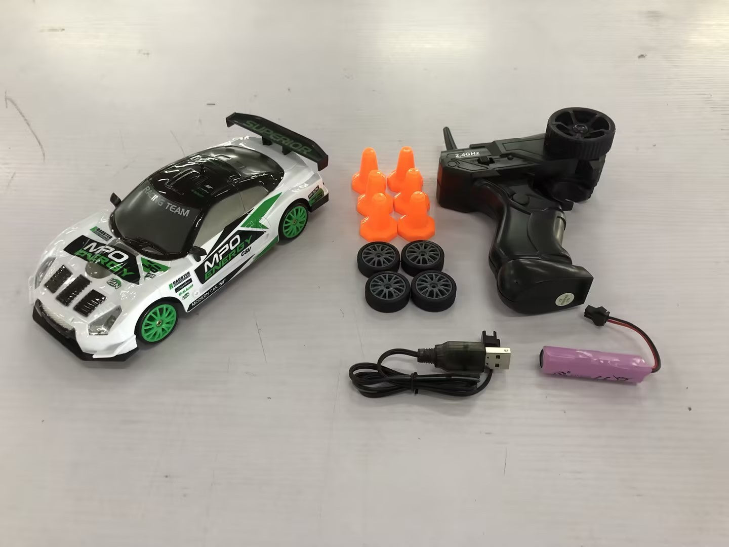 RC Driftbilar 4WD 1:24 - Olika modeller 2.4Ghz