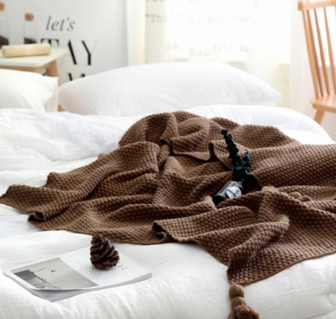 WOOL TISTEL - Nordic fringes with balls