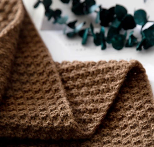 WOOL TISTEL - Nordic fringes with balls