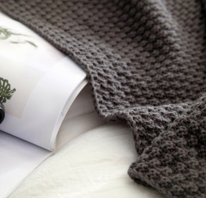 WOOL TISTEL - Nordic fringes with balls