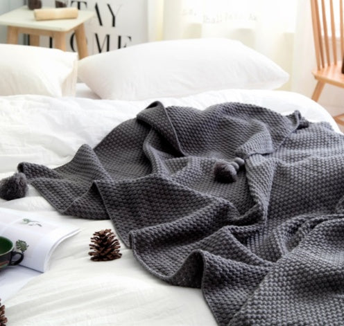 WOOL TISTEL - Nordic fringes with balls
